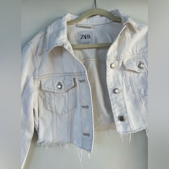 SOLD Cropped White denim jacket - Picture 3 of 6